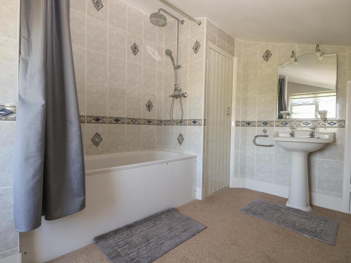 1 Paythorne Farm Cottages Henfield Buitenkant foto